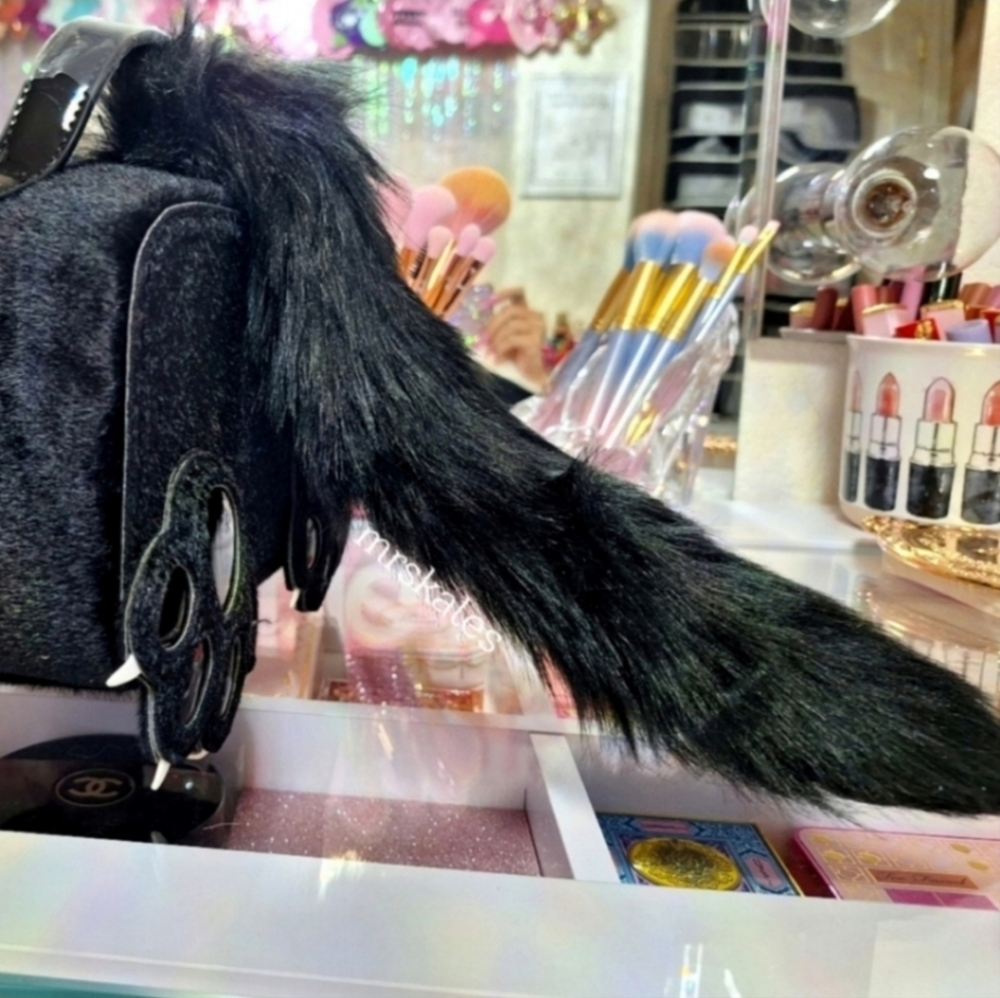 Black Cat Crossbody Bag - Picture 8 of 9